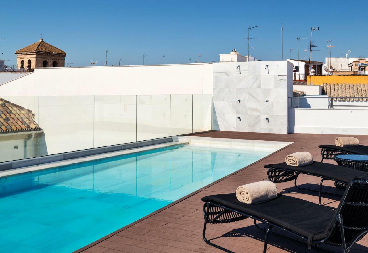 Apartamentos One Shot Conde De Torrejon Seville Exterior photo
