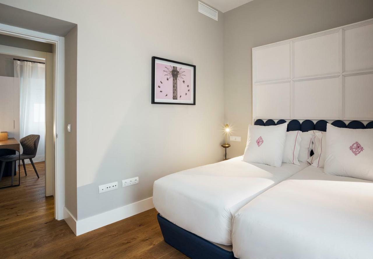 Apartamentos One Shot Conde De Torrejon Seville Exterior photo